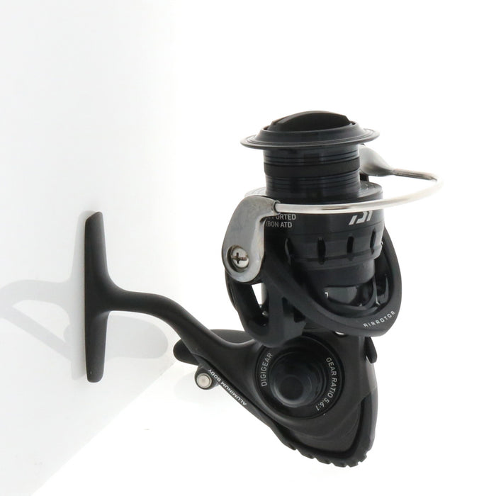 Daiwa Saltist Back Bay LT 3000MD Spinning Reel 5.6:1