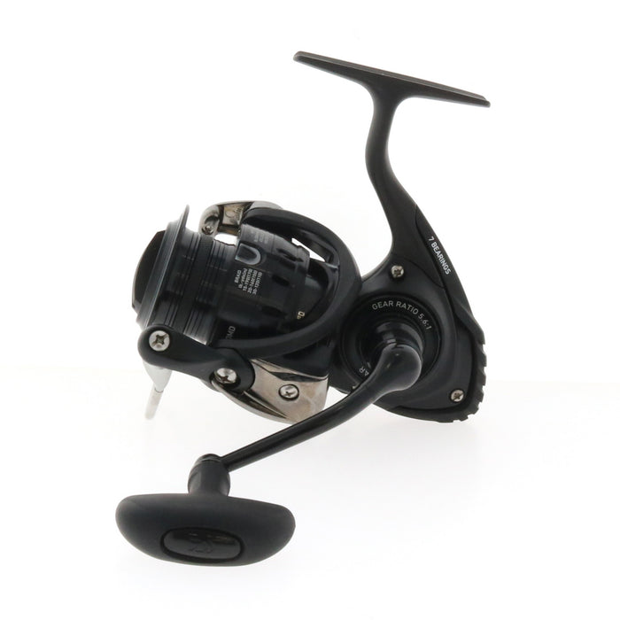 Daiwa Saltist Back Bay LT 3000MD Spinning Reel 5.6:1